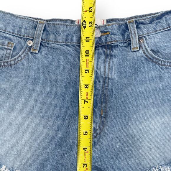 BDG Shorts Womens 30 Blue Denim Super High Rise Cheeky Frayed Urban Outfitters - Picture 8 of 9